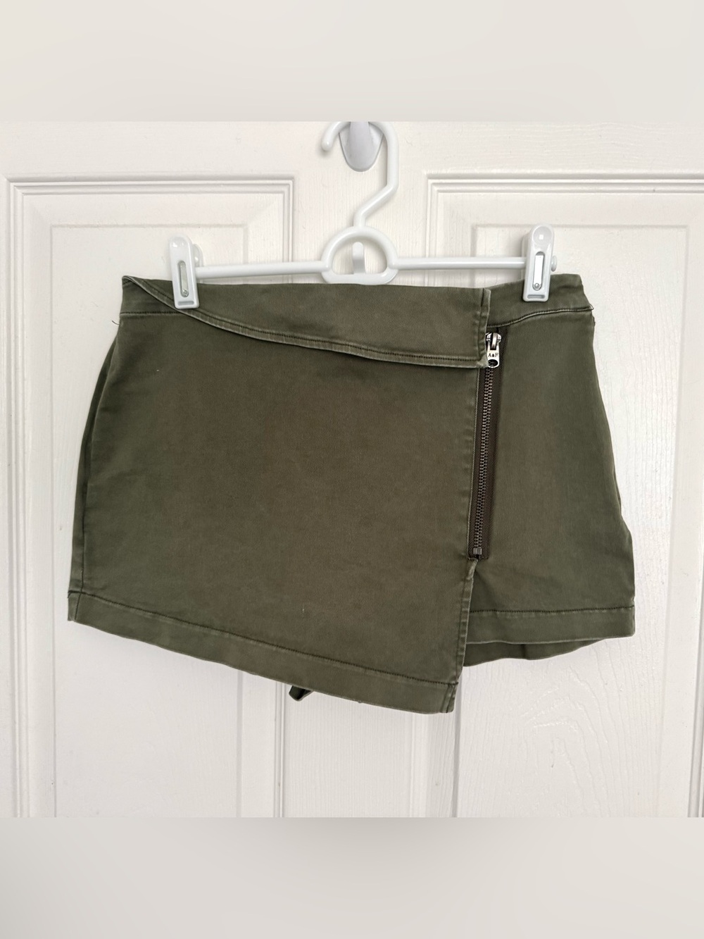 Abercrombie & Fitch Olive Utility Mini Skort